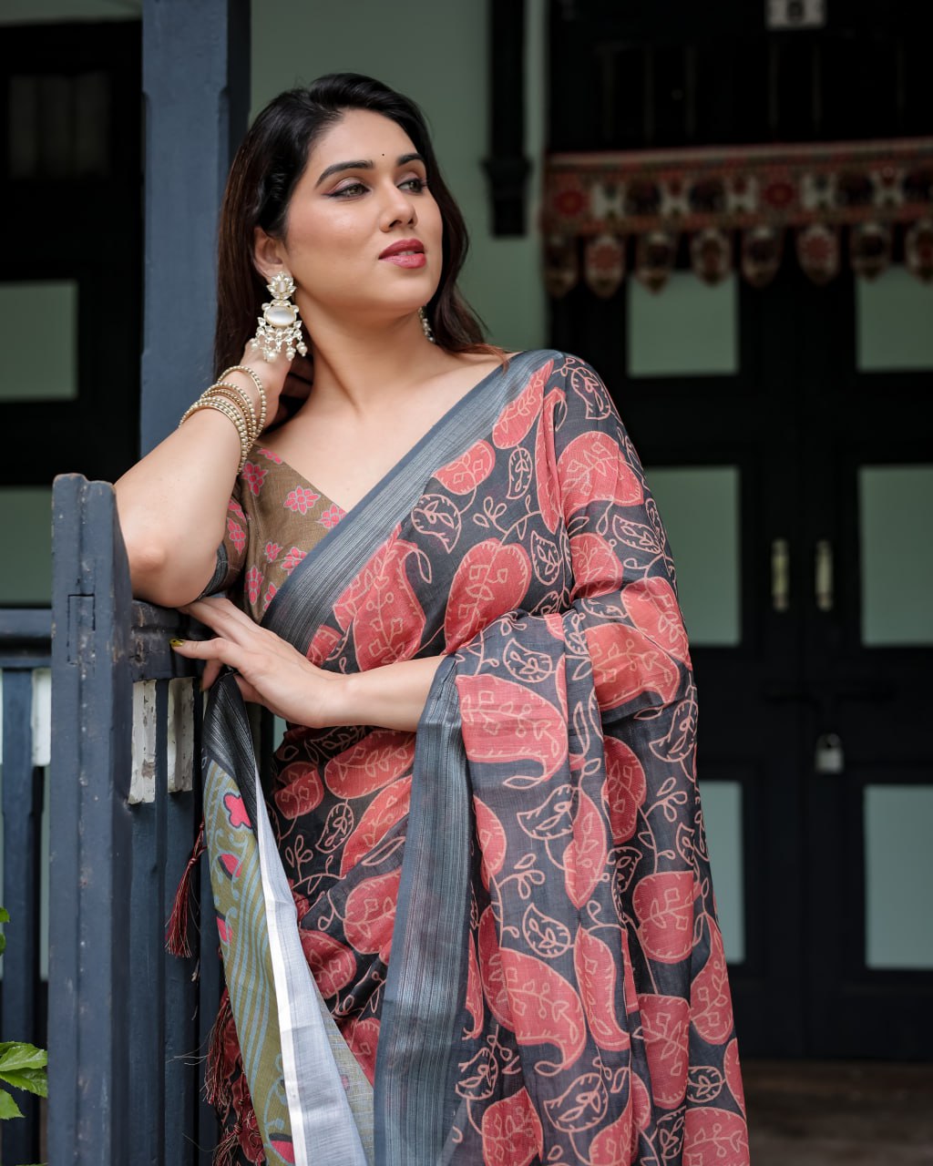 Charcoal Leaf Motif Linen Cotton Saree