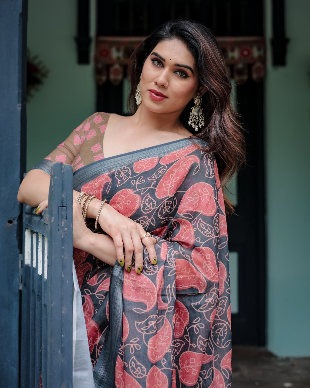 Charcoal Leaf Motif Linen Cotton Saree