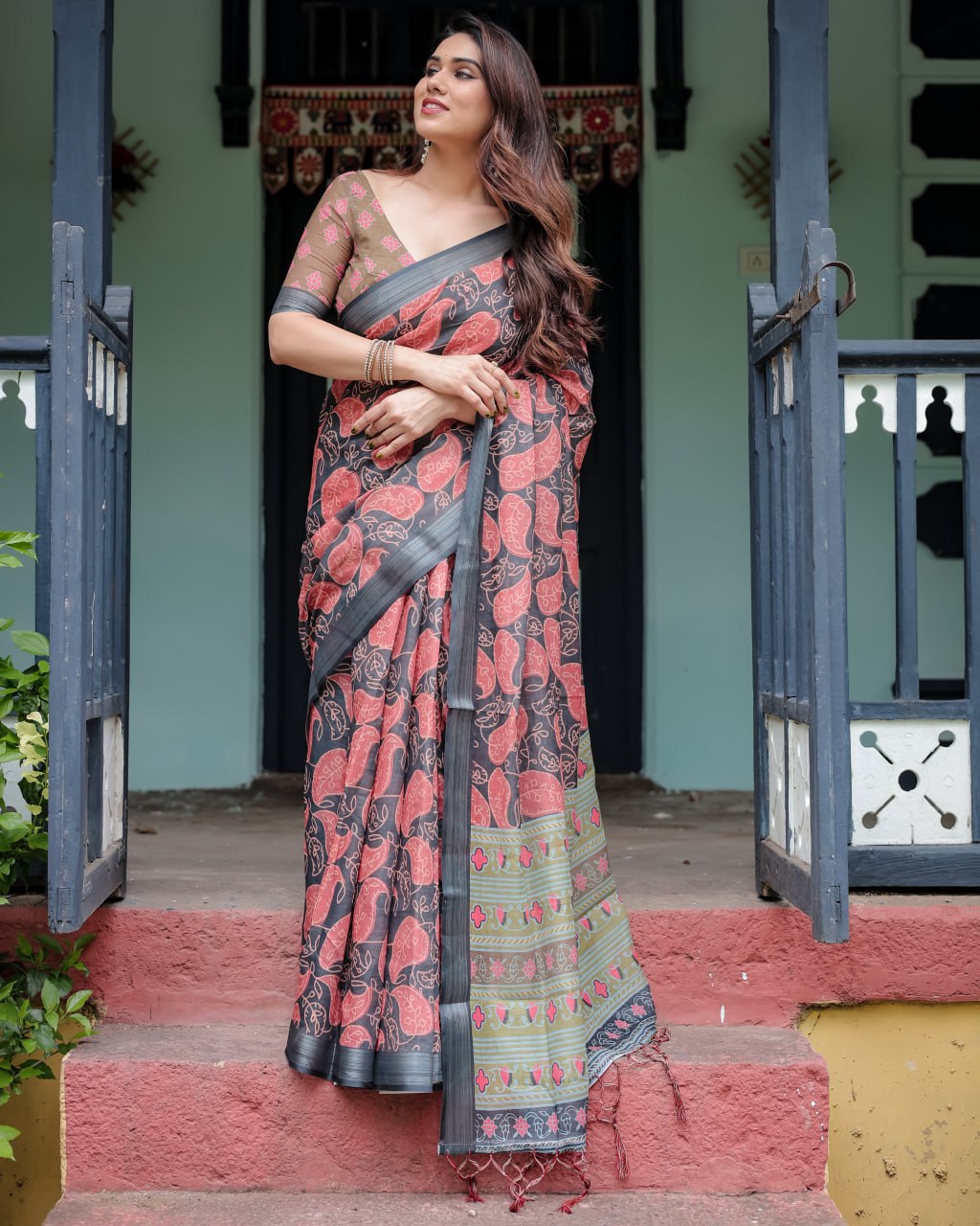 Charcoal Leaf Motif Linen Cotton Saree