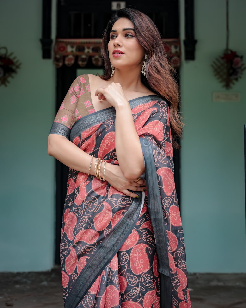 Charcoal Leaf Motif Linen Cotton Saree