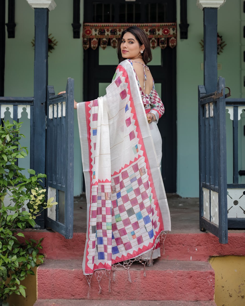 : Ivory Patchwork Linen Cotton Saree