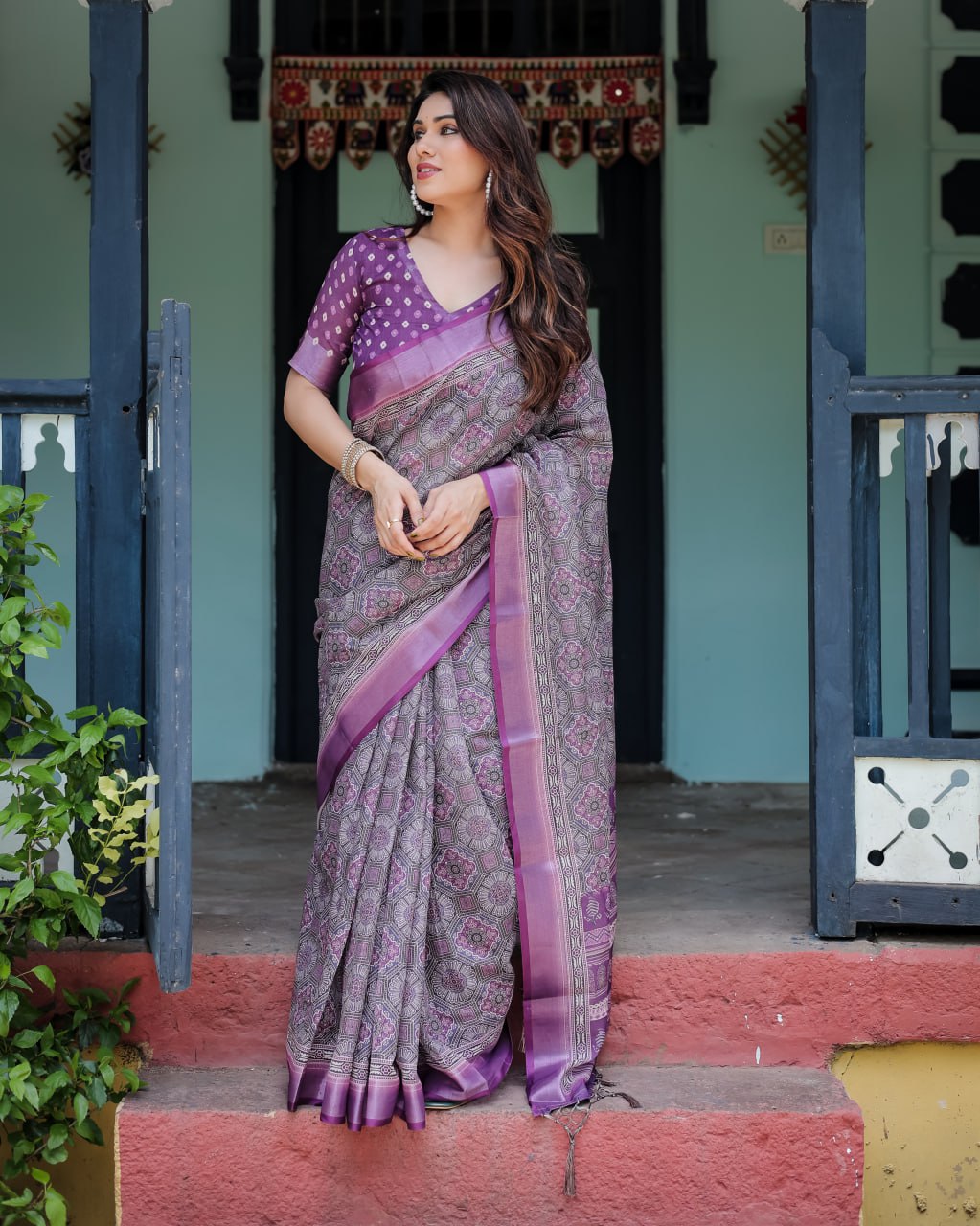 Elegant Lavender Purple Woven Linen Cotton Saree