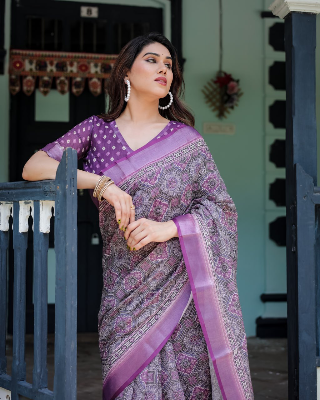 Elegant Lavender Purple Woven Linen Cotton Saree